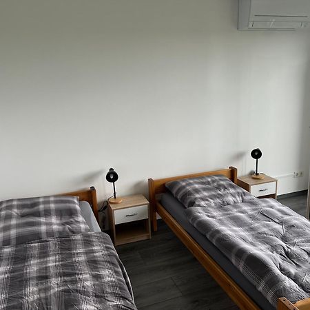 Bungalow Neuss Exteriör bild